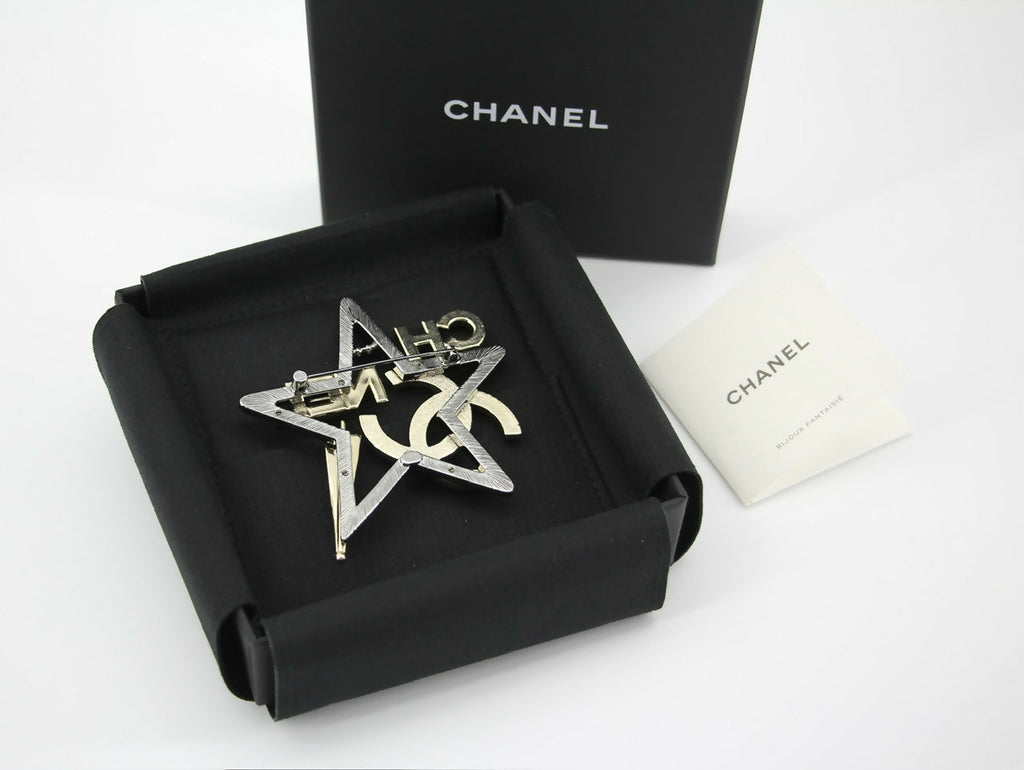 Chanel A21C Rhinestone & Imitation Pearl Hollow Star Brooch