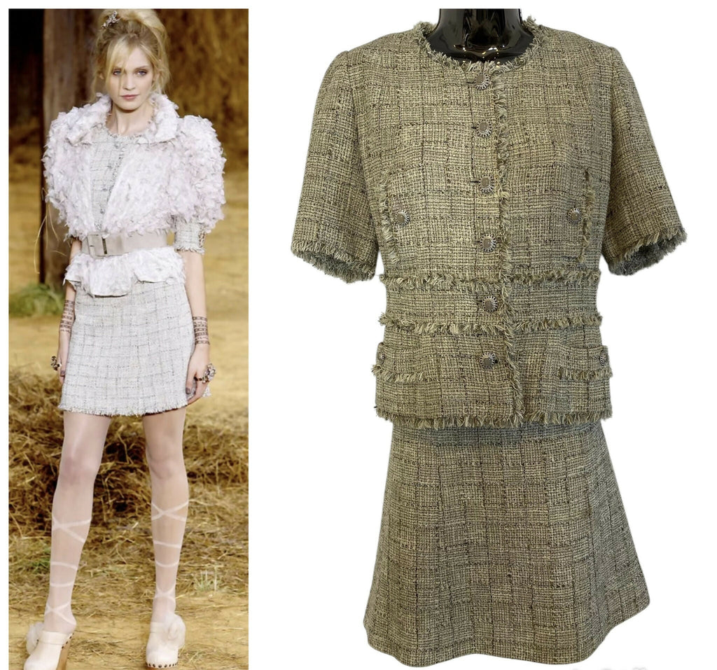 Chanel 10P Fantasy Tweed Beige Metallic Gold Jacket Skirt Suit Set FR 42/44