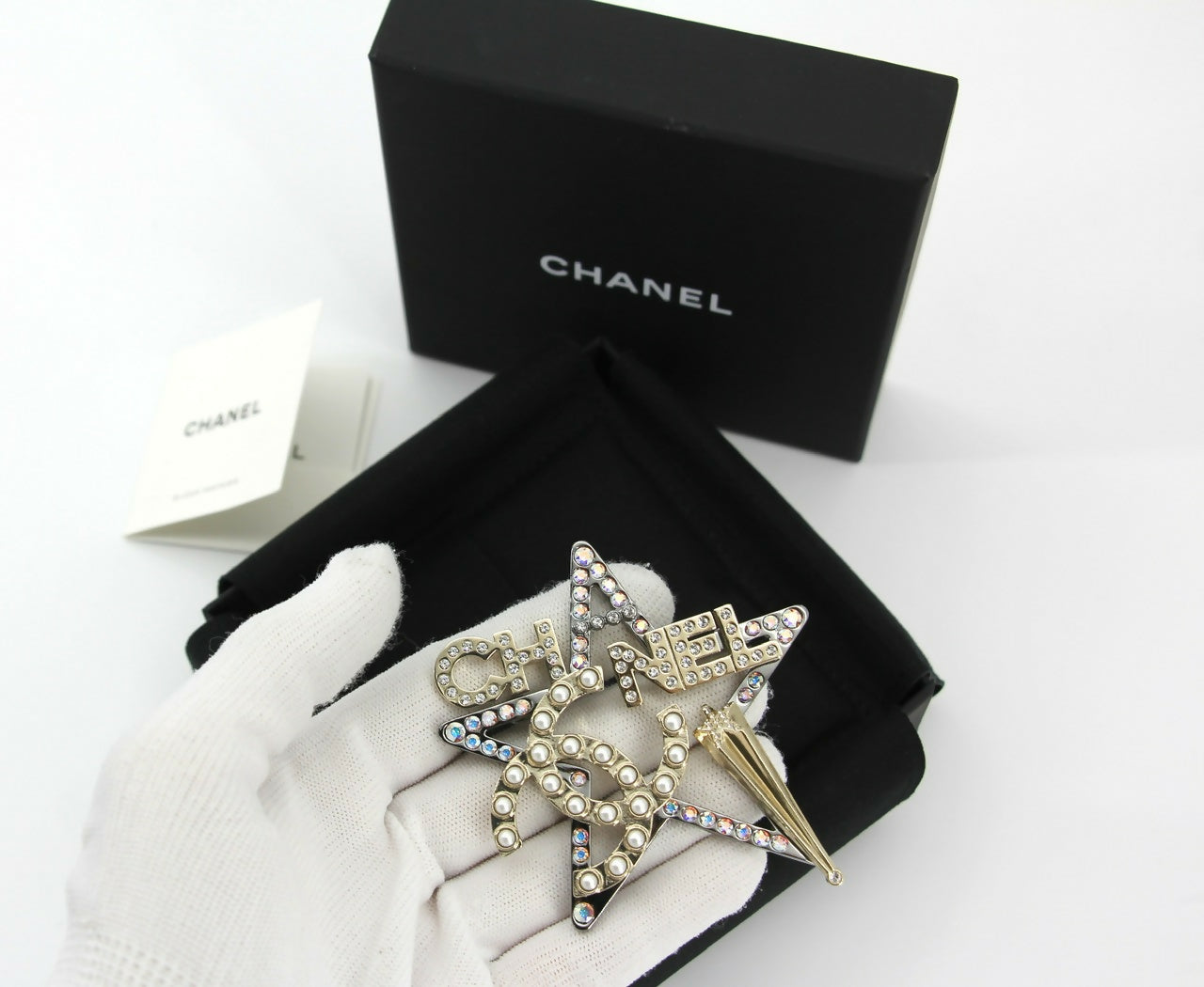 Chanel A21C Rhinestone & Imitation Pearl Hollow Star Brooch
